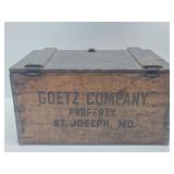 Nice Antique Pre-Prohibition GOETZ Wooden Advertising Beer Crate w/Lid