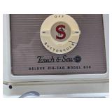 Working SINGER Sewing Machine w/Attachments & Foot Pedal