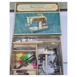 Working SINGER Sewing Machine w/Attachments & Foot Pedal