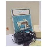 Working SINGER Sewing Machine w/Attachments & Foot Pedal
