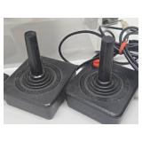 Working Vintage ATARI 2600 Video Game System w/Controllers