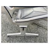 Awesome Original Vintage Eames / Herman Miller Tandem Sling 4-Seat Airport Bench