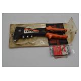 Rivet gun and rivets