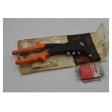 Rivet gun and rivets