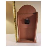 Prairie Town Clock Works Wooden Quartz Mantel Clock with Decorative Star and 2 Vintage Frames