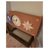 Prairie Town Clock Works Wooden Quartz Mantel Clock with Decorative Star and 2 Vintage Frames