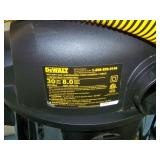 DeWalt 8 Gallon Wet/Dry Vac / Vacuum