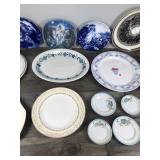 Lot of Vintage & Collectible Plates - see description for more info