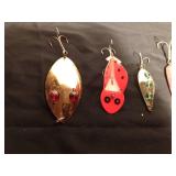 Vintage Hofgchneider Red Eye wiggler musky fishing spoon lure, Vintage Buck Perry spoon plug musky fishing lure, Vintage Lanes Spark l. Wobbler fishing lure and 3 Red & white Daredevils