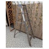 6 Ft Wooden Ladder - Strong and Sturdy