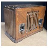 LLR - Vintage Art Deco Style Crosley Table Radio Model: 173 LLR - Vintage Art Deco Style Crosley Table Radio Model: 173