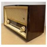 LLR - Vintage Grundig Majestic FM/AM Radio Model: 2140U LLR - Vintage Grundig Majestic FM/AM Radio Model: 2140U