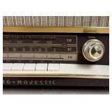 LLR - Vintage Grundig Majestic FM/AM Radio Model: 2140U LLR - Vintage Grundig Majestic FM/AM Radio Model: 2140U