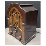 RR - Vintage Jackson-Bell Peter Pan Cathedral Radio RR - Vintage Jackson-Bell Peter Pan Cathedral Radio