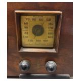 RR - Vintage Emerson AX212 'Bullseye' Moderne Radio with Vintage Walnut Wood Cabinet RR - Vintage Emerson AX212 'Bullseye' Moderne Radio with Vintage Walnut Wood Cabinet