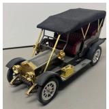 LLR - Vintage Waco Car Motif 5-Transistor Radio LLR - Vintage Waco Car Motif 5-Transistor Radio