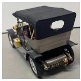 LLR - Vintage Waco Car Motif 5-Transistor Radio LLR - Vintage Waco Car Motif 5-Transistor Radio