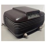 RR - Vintage Majestic Table Radio with Bakelite Cabinet RR - Vintage Majestic Table Radio with Bakelite Cabinet