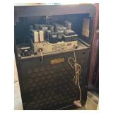 DR - Vintage Philco Floor Radio Model 16 DR - Vintage Philco Floor Radio Model 16