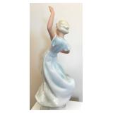 DR - Vintage Schaubach Korst Porcelain Figurine DR - Vintage Schaubach Korst Porcelain Figurine