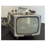 DR - Vintage Singer TV-6 Transistor Television - 6-inch Portable DR - Vintage Singer TV-6 Transistor Television - 6-inch Portable