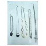 Jewelry Lot: Fashion Jewelry Necklaces