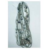 Jewelry Lot: Fashion Jewelry Necklaces and Pair of Earrings