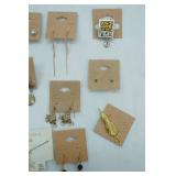 Jewelry Lot: Fashion Jewelry Pierced Earrings, Necklace, Broaches