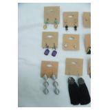 Jewelry Lot: Fashion Jewelry Pierced Earrings