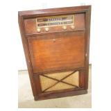 Vintage Philco Radio Phonograph Console. Standard Broadcast