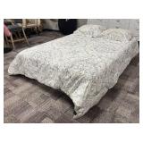 Nicole Miller Home Queen Comforter with 2 Shams