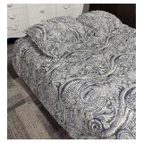 Harbor House Queen Duvet with Insert & 2 Pillow Shams - Navy Ivory Paisley Pattern