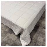 Room Essentials Queen Comforter