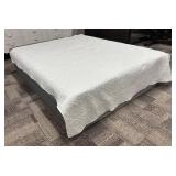 Cynthia Rowley Twin Bedspread - White Quilted Pattern