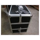 Locking stackable storage compartme...