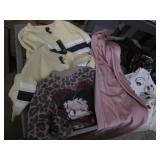 Ladies S and XS clothes...