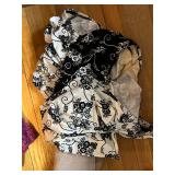 Clothing Inc Shorts & Alfred Dunner Turquoise Elastic-Waist Pants - Women's Size M