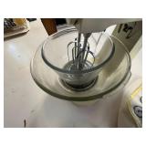 Sunbeam Mixmaster Stand Mixer with Glass Bowl and 2 Attachments