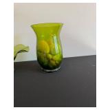 Green Glass Centerpiece Set - 3-Piece Vases with Scalloped Pedestal Bowl