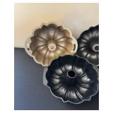 Bundt Cake Pans (Lot of 5)