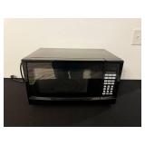 Hamilton Beach Microwave Oven - 900W Countertop with Digital Display