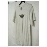 Gildan Size M Grey Shirt w/heart & wings print