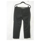 Loft Size 12 Black Capri