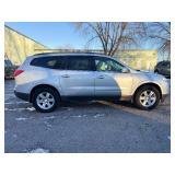 2011 CHEVROLET TRAVERSE LT w/ 3rd ROW (NO RESERVE)