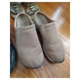 Lot of (5) Pairs Women