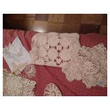 Linen Lot - Tablecloths, Doilies