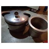 Presto Cooker/Canner with Lid & Pressure Gauge