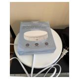 Photography Accessory Lot: Digital Scales, Jaygot Display Turntable, Neewer Reflector Set