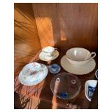 Vintage Floral Porcelain Teacups & Saucers - Large Center Vase Included