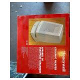 Honeywell HZ-350 Ceramic Heater